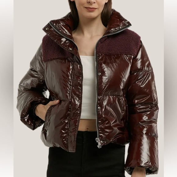 NWT LATTELIER Glossy Jelly Down Filled Cropped Puffer Coat Wine Color Large - Picture 1 of 13